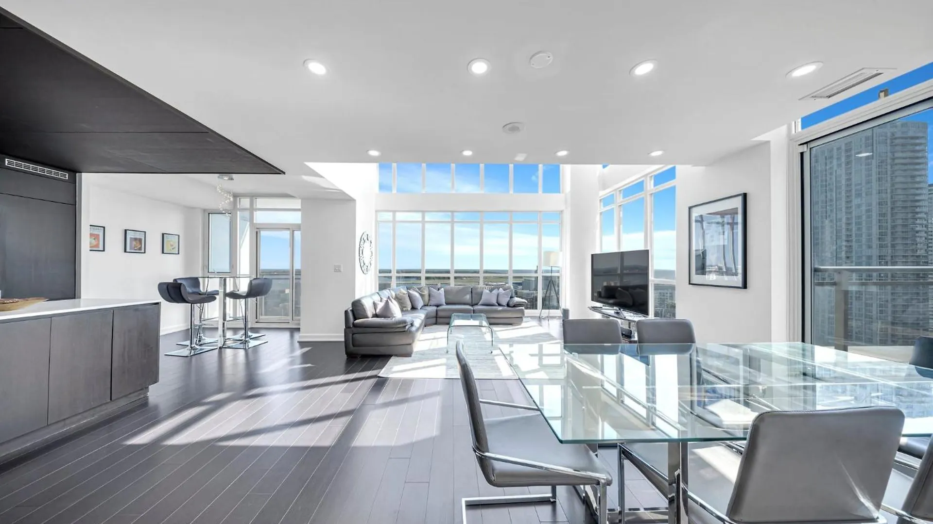 Rentx 3Bedroom Penthouses Near Rogers Centre & Mtcc Toronto